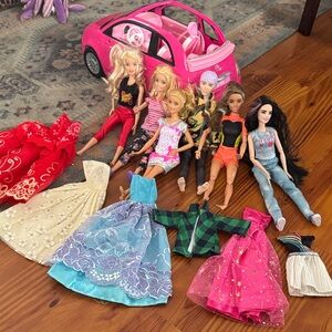Barbie Pink Convertible with 5 Barbies, Ken and Outfits